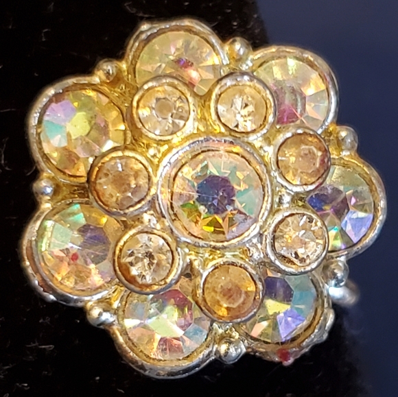 La Rue clips vintage AB stones flower screw back earrings - Picture 3 of 11